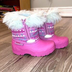 Baby/toddler winter boots size 8.
